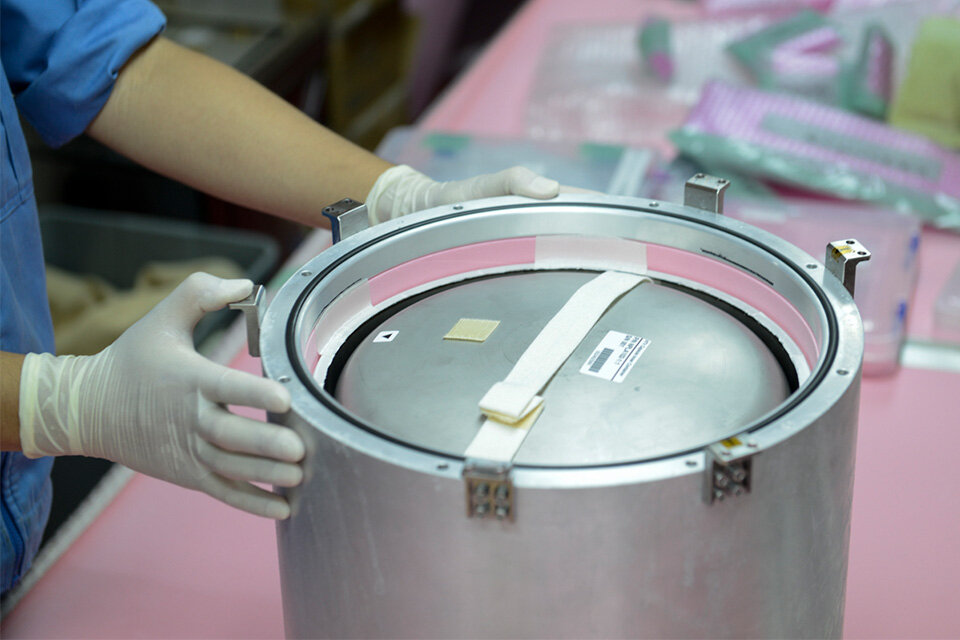 Carried by the Kounotori 7 Spacecraft.
Tiger Worked with JAXA to Develop a Compact Recovery Capsule with a Double Insulated Vacuum Container
