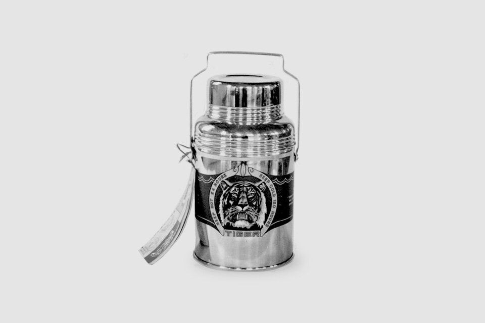 An Large Variety of Vacuum Bottles
