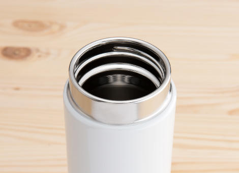 マグカップのような口あたり。なめらか飲み口